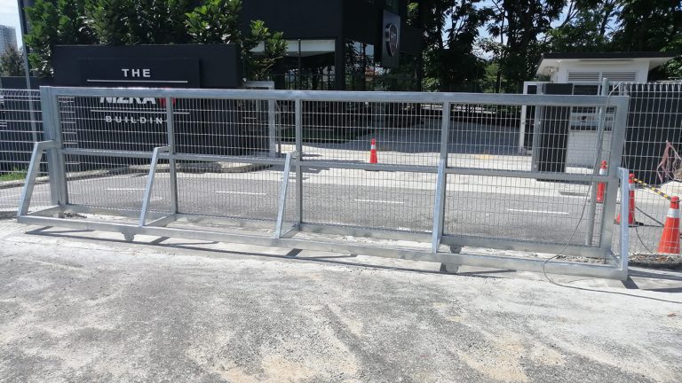 gate-02